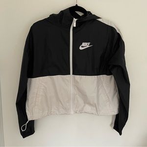 Nike Windbreaker Small